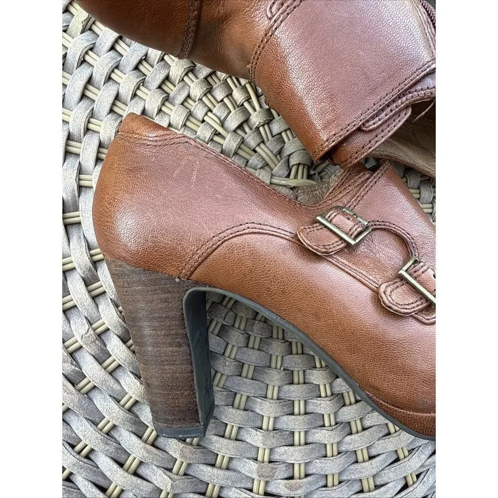 CLARKS Artisan Brown Leather BOOTIE Heels Double Buckle Zipper SIZE 8.5 Women’s